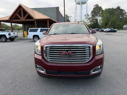 Used 2017 GMC Yukon SLT w/ Premium Edition image 2