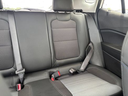 Used 2025 Chevrolet Trax LT w/ LT Convenience Package FWD image 31
