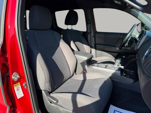 Used 2016 Toyota Tacoma TRD Sport w/ Towing Package image 44