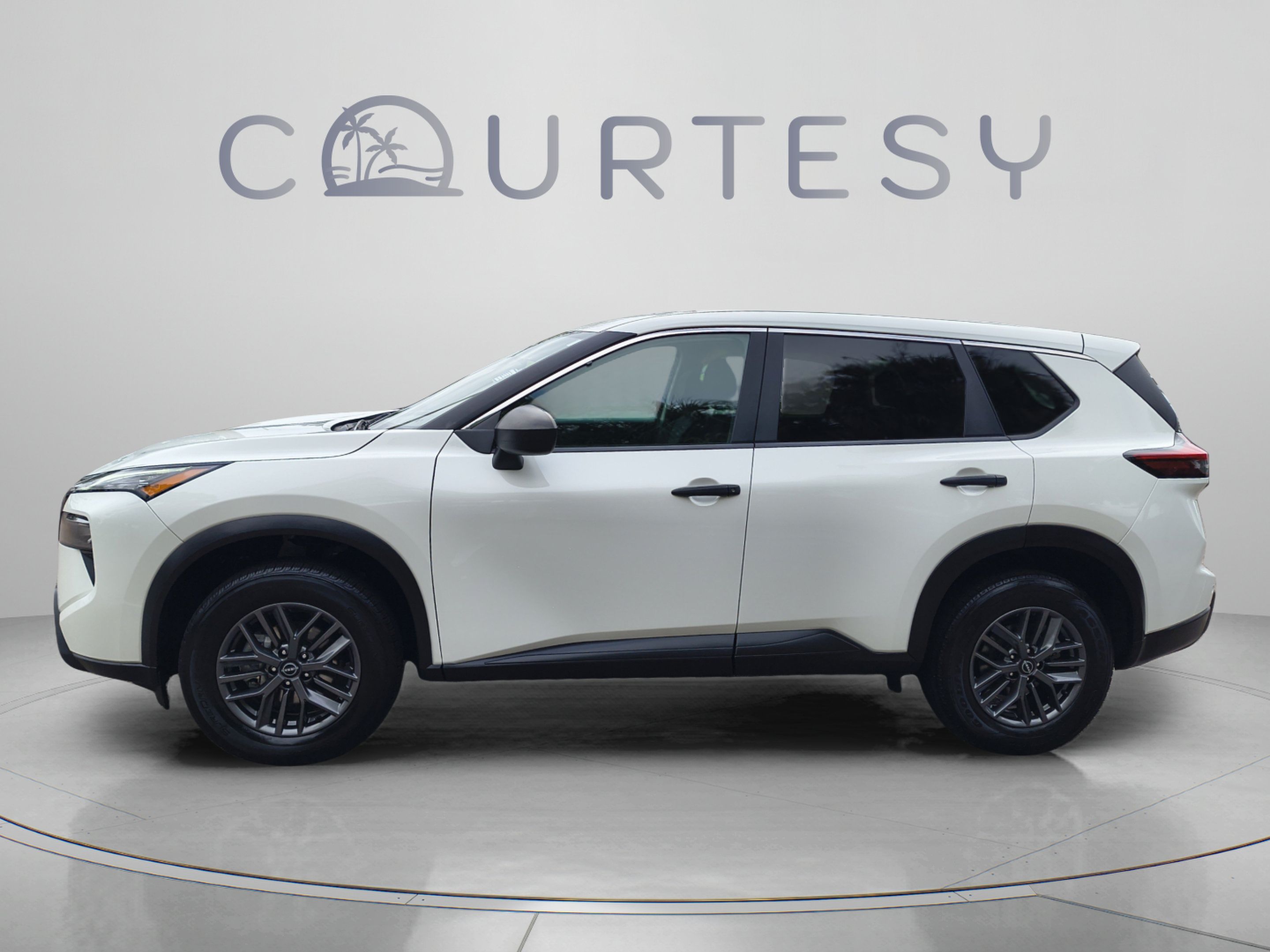 Certified 2024 Nissan Rogue S FWD image 2