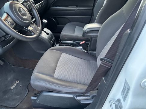 Used 2015 Jeep Patriot Sport w/ Power Value Group AWD/4WD image 16