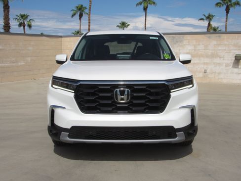 Certified 2025 Honda Pilot EX-L image 3