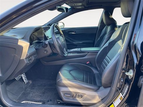Used 2020 Toyota Avalon Touring image 9
