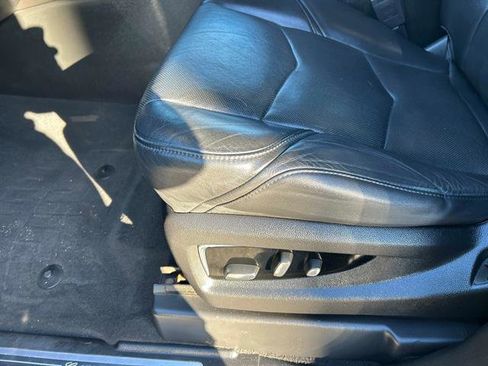 Used 2017 Cadillac Escalade ESV Luxury image 24