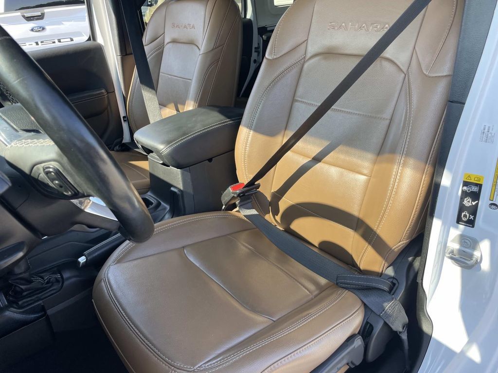 Used 2021 Jeep Wrangler Unlimited Sahara w/ Cold Weather Group AWD/4WD image 40