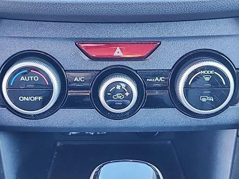 Used 2021 Subaru Crosstrek 2.0i Premium image 7