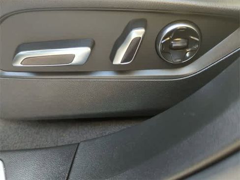 Certified 2025 Acura RDX SH-AWD w/ Advance Package image 17