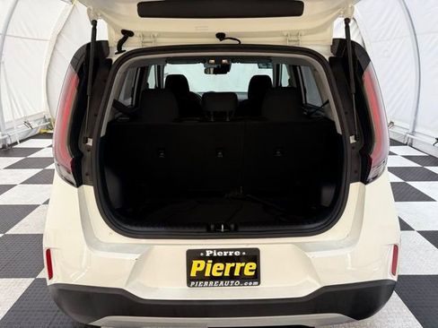 Used 2023 Kia Soul LX w/ LX Technology Package image 4