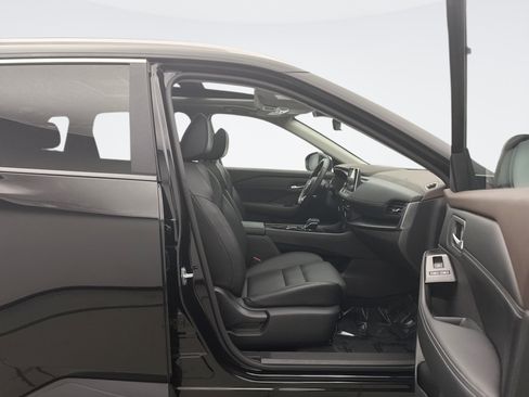 Used 2023 Nissan Rogue SV w/ SV Premium B Package AWD/4WD image 16