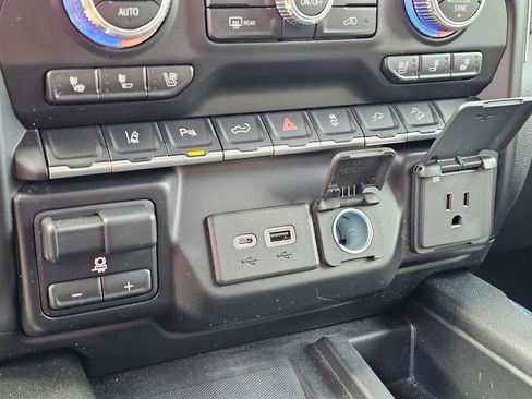 Certified 2023 GMC Sierra 2500 SLT w/ SLT Premium Package image 29