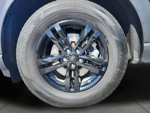 Certified 2023 Ford Explorer XLT w/ Equipment Group 202A image 17