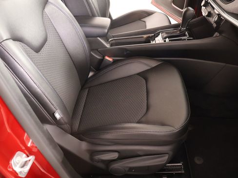 Used 2025 Jeep Compass Latitude image 13