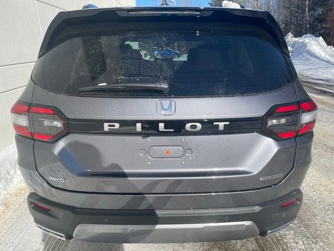 New 2026 Honda Pilot Touring image 10
