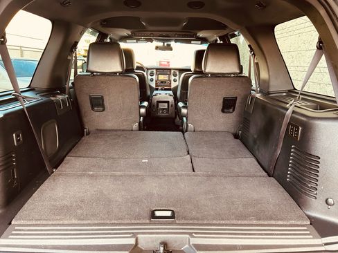 Used 2010 Ford Expedition Limited image 24