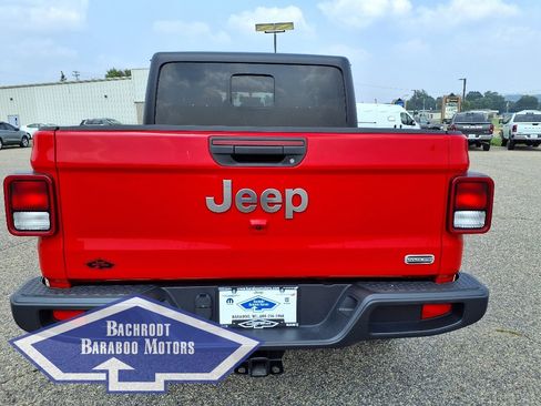 Used 2022 Jeep Gladiator Overland w/ Cold Weather Group image 6