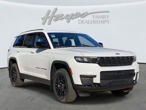 New 2025 Jeep Grand Cherokee L Altitude image 2