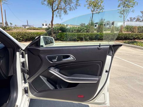 Used 2018 Mercedes-Benz CLA 250 image 15