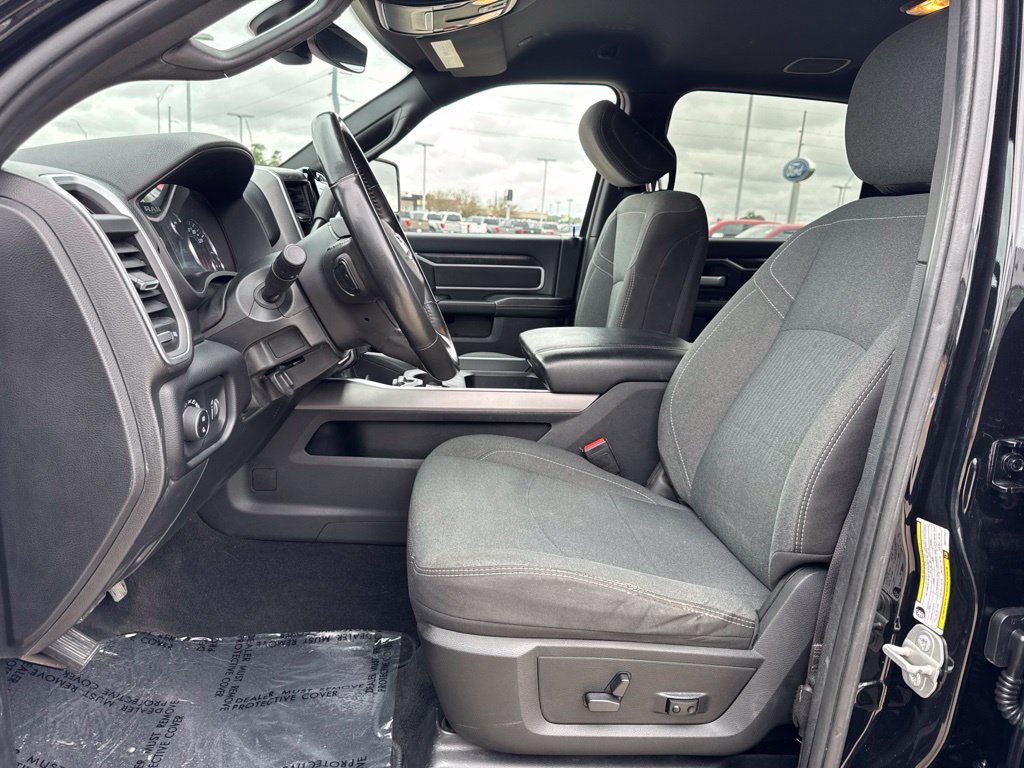 Used 2024 RAM 2500 Big Horn w/ Night Edition AWD/4WD image 4
