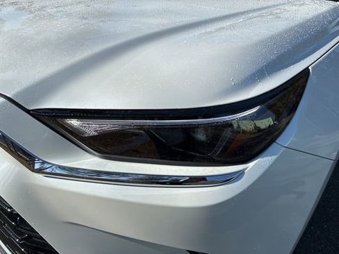 Used 2024 Toyota Grand Highlander Limited image 10