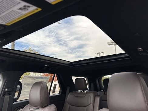 New 2026 Ford Explorer Platinum image 28