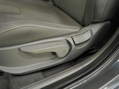 Used 2025 Hyundai Elantra SEL FWD image 21