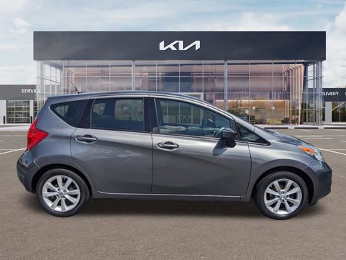 Used 2016 Nissan Versa Note SV image 3