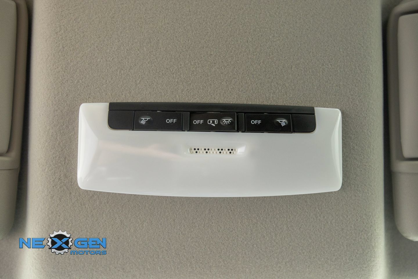 Used 2025 Nissan Versa SV w/ Trunk Package FWD image 24