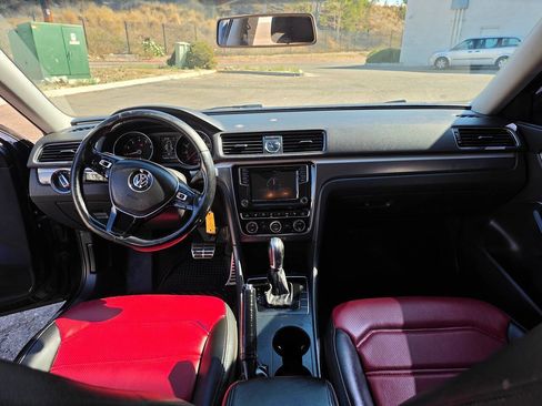 Used 2017 Volkswagen Passat 1.8T R-Line FWD image 32
