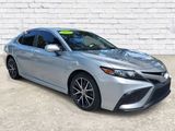 Used 2022 Toyota Camry SE image 2