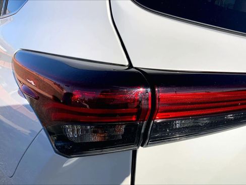 Certified 2025 Toyota Highlander LE image 25