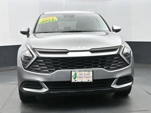 Used 2024 Kia Sportage LX FWD image 3