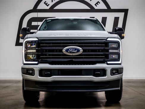Used 2026 Ford F250 Platinum AWD/4WD image 3
