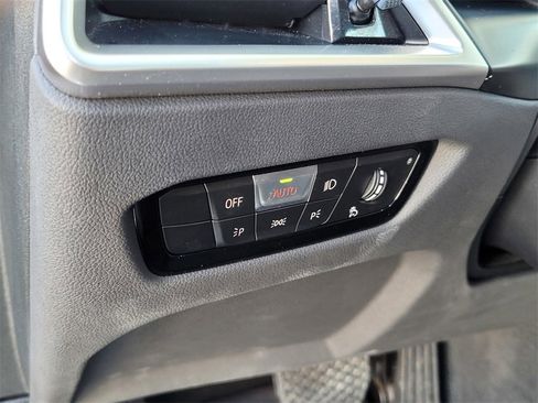 Used 2025 BMW 330i Sedan image 17