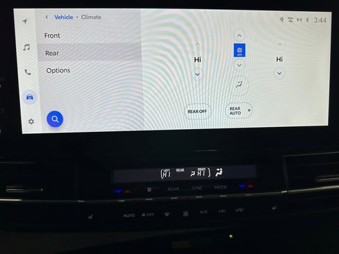 Used 2025 Toyota Sienna XLE image 33