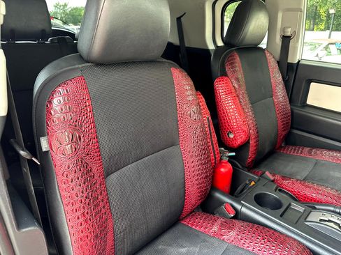 Used 2013 Toyota FJ Cruiser 2WD image 50