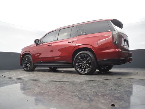 Certified 2023 Cadillac Escalade V w/ LPO, ONYX Package image 50