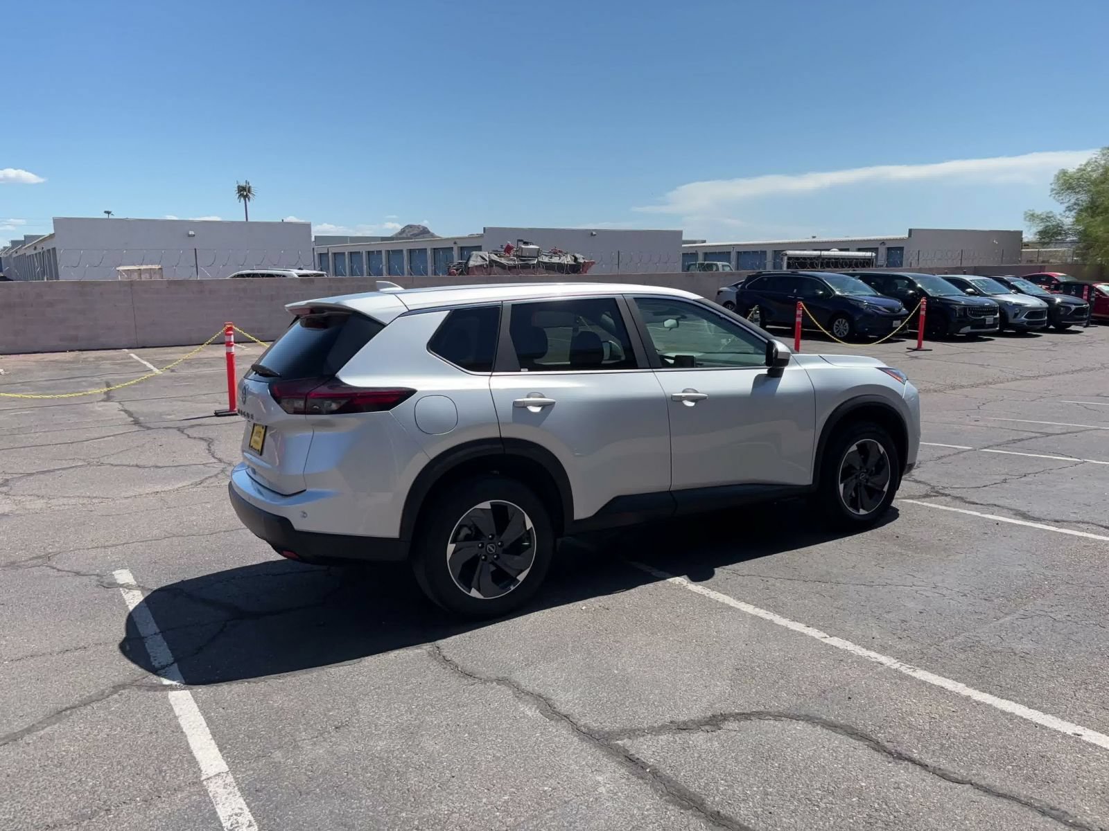 Used 2025 Nissan Rogue SV FWD image 13