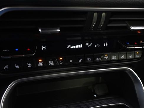 Used 2026 MAZDA CX-90 Plug-In Hybrid w/ Preferred AWD/4WD image 31