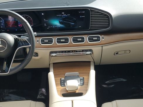 Used 2024 Mercedes-Benz GLE 450 4MATIC image 17