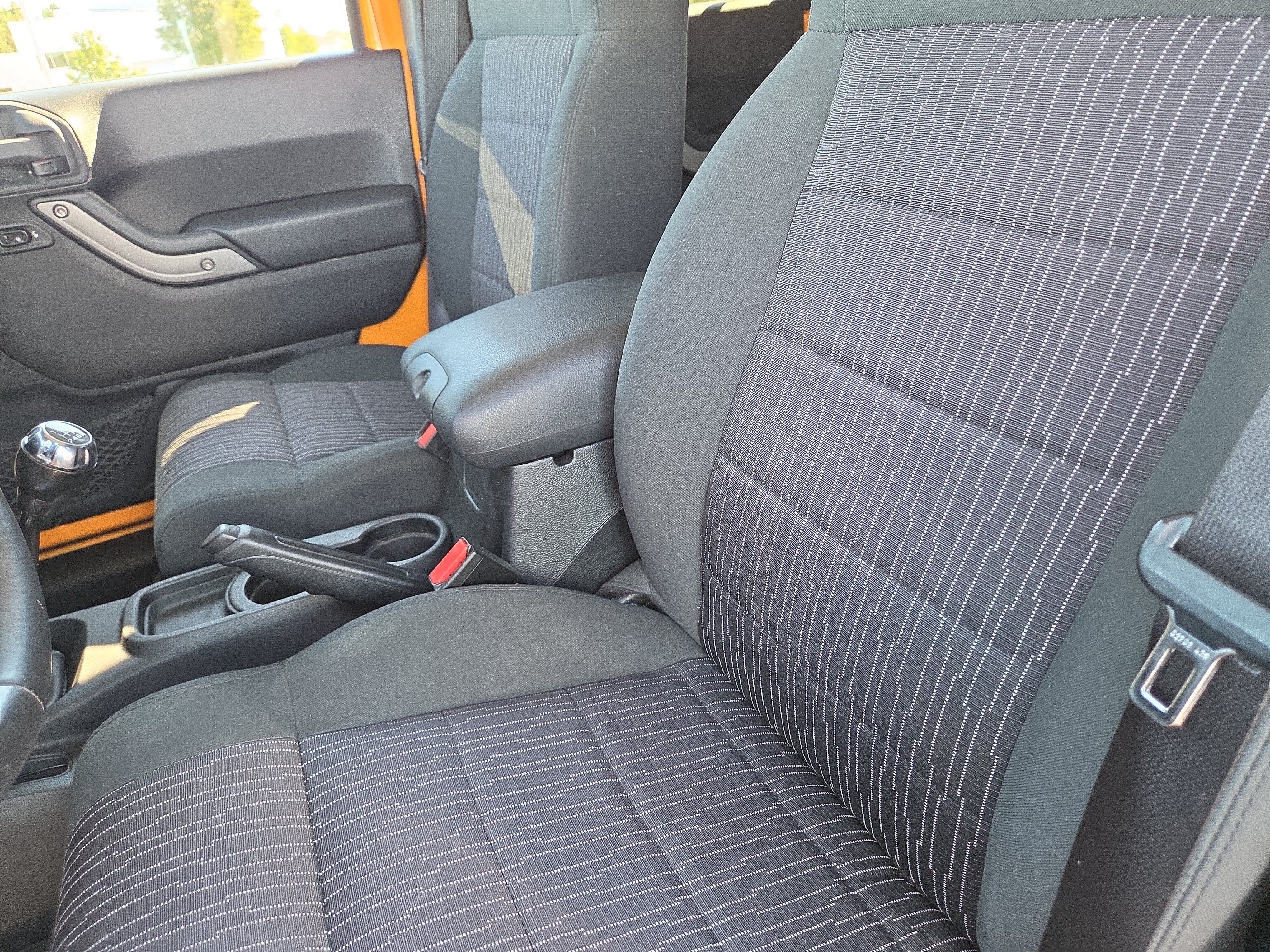Used 2012 Jeep Wrangler Unlimited Sport AWD/4WD image 2