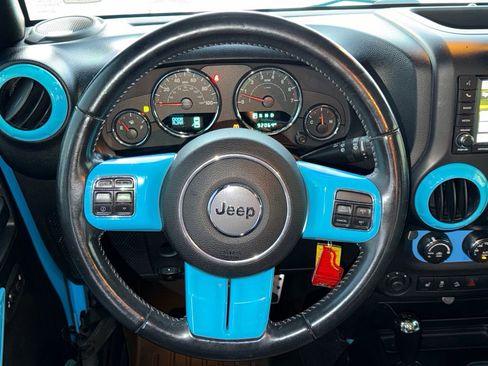 Used 2017 Jeep Wrangler Unlimited Sahara w/ Quick Order Package 24E Chief image 15