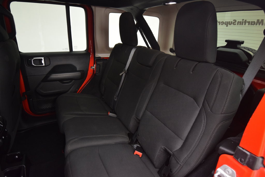 Used 2018 Jeep Wrangler Unlimited Sahara AWD/4WD image 17