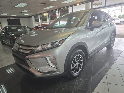Used 2020 Mitsubishi Eclipse Cross ES image 1