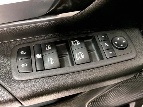 Used 2022 RAM 1500 Big Horn AWD/4WD image 40