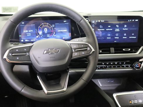New 2026 Chevrolet Equinox LT w/ Convenience Package II AWD/4WD image 24