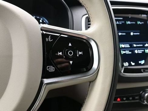Used 2020 Volvo XC90 T6 Momentum w/ Protection Package Premier AWD/4WD image 24