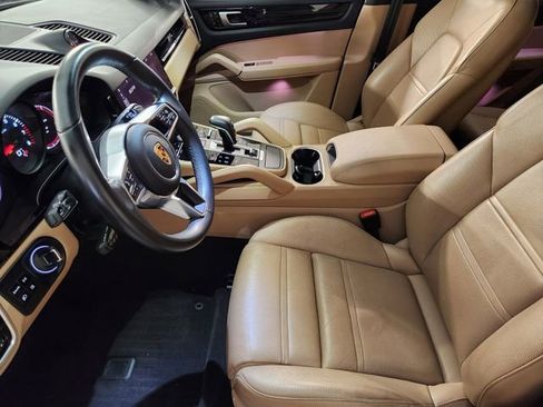 Used 2021 Porsche Cayenne AWD/4WD image 13