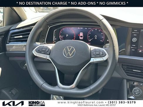 Used 2024 Volkswagen Jetta SEL FWD image 8