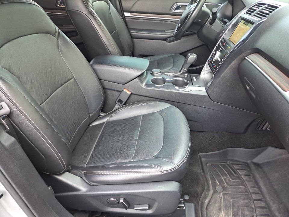 Used 2018 Ford Explorer Limited AWD/4WD image 18
