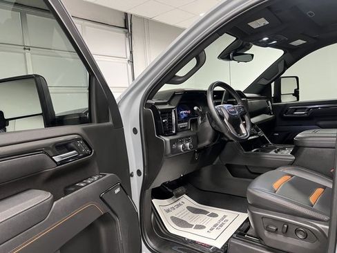 Used 2025 GMC Sierra 2500 AT4 w/ AT4 Premium Plus Package image 20